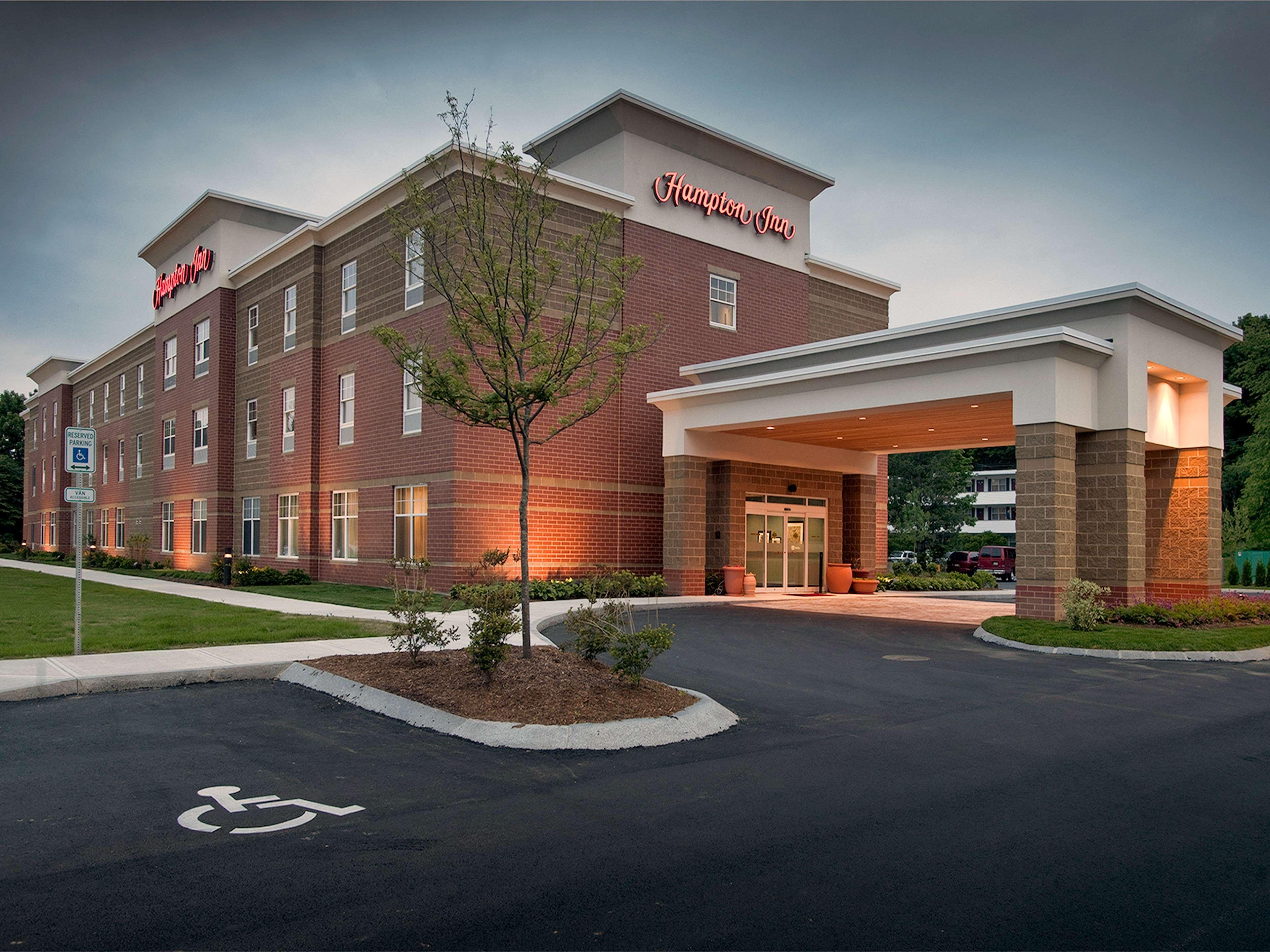 Hampton Inn Огаста Экстерьер фото