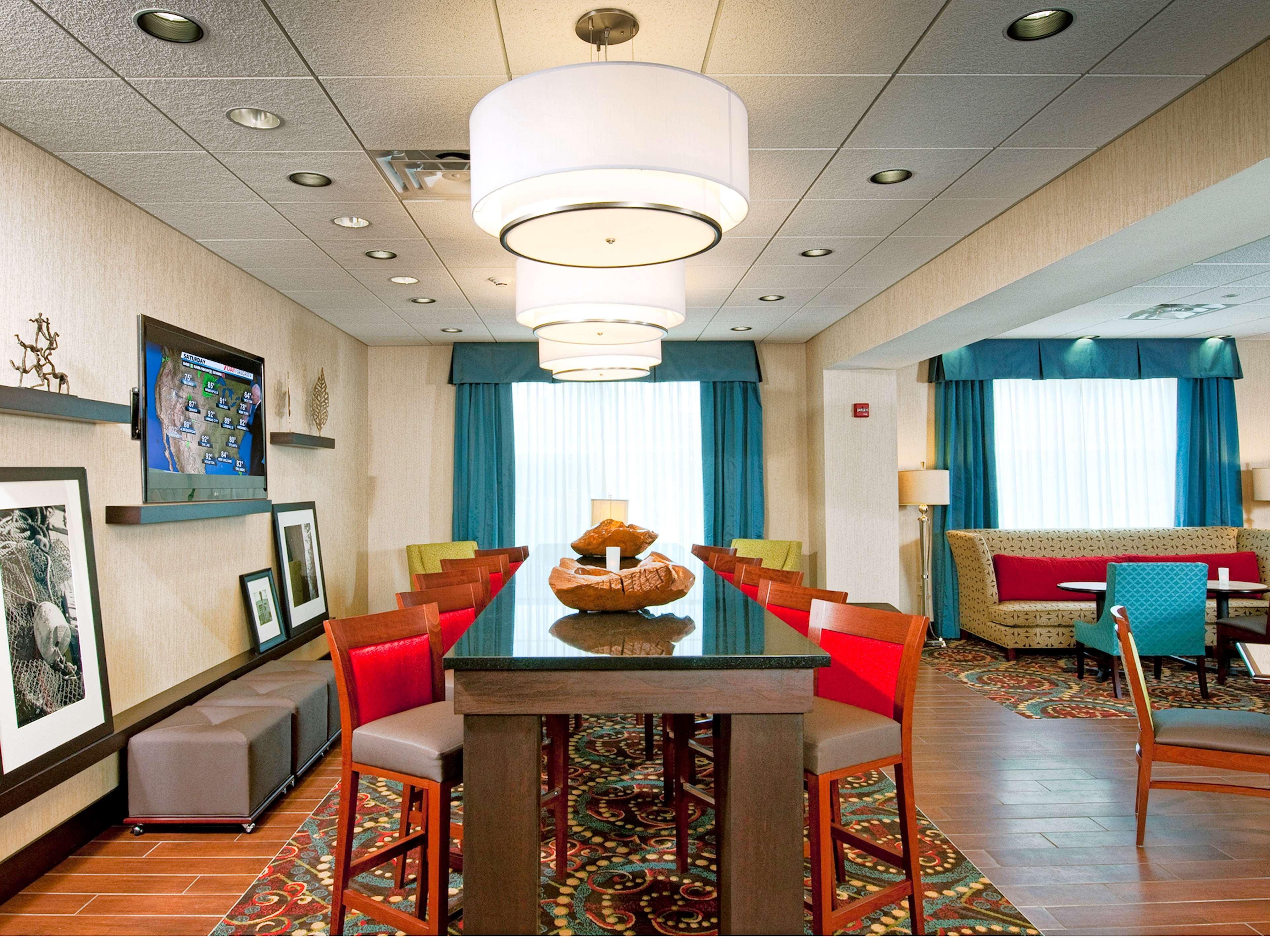 Hampton Inn Огаста Экстерьер фото