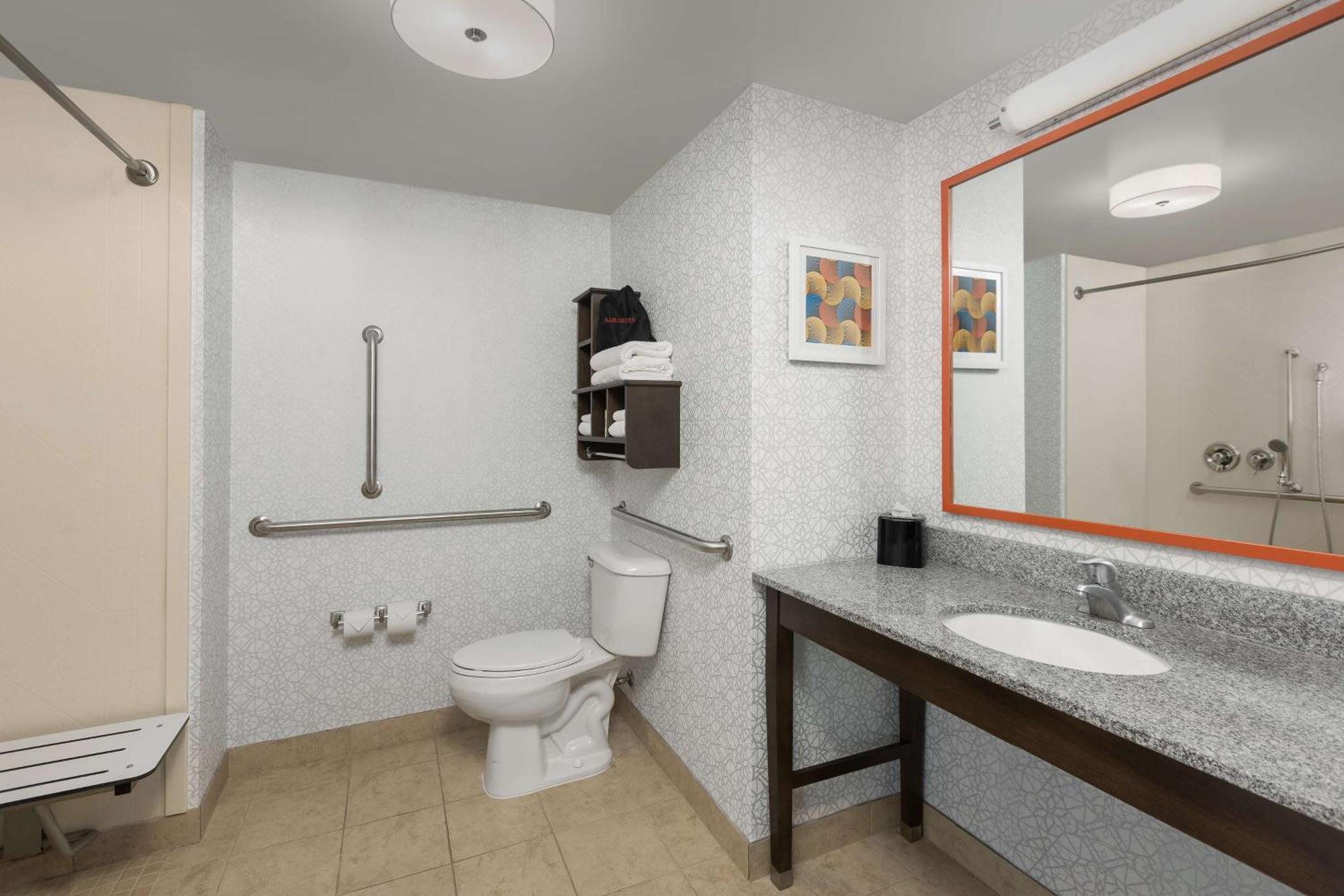 Hampton Inn Огаста Экстерьер фото